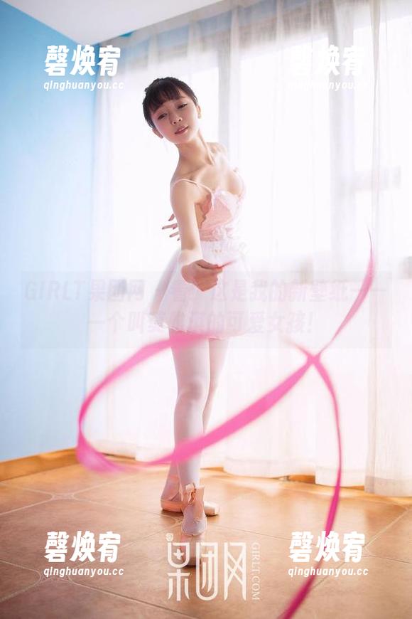 GIRLT果团网 - 看！这是我的新壁纸——一个叫莫雅淇的可爱女孩！