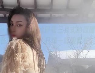 微密圈 – MIYA，蕾丝碎花三点式的原图，时光在那一刻凝固，只想一眨眼留住。