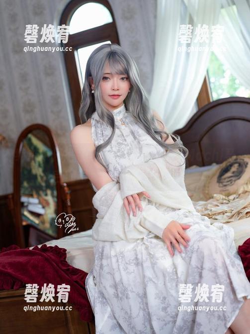 纯白不只是在更新，更是在撩！Machi马吉的写真集好像在搞事情！