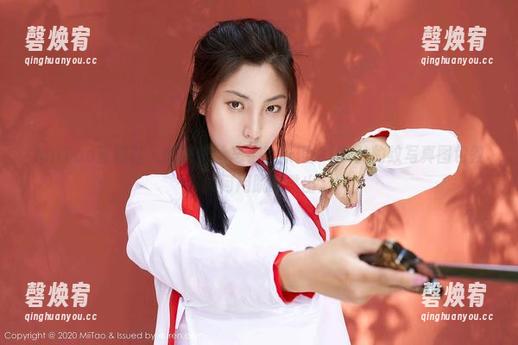MiiTao蜜桃社 - 把首饰给忘了？米琪MIKI的豹纹写真图包教你如何用肌肤胜出。