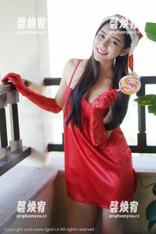 QingDouKe青豆客 - 图集更新！汪佩妮Penny的瑜伽pose，好像在对我说‘快跟上’，但我只想躺下…