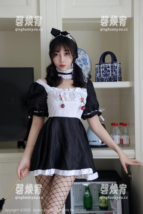 Xiuren秀人网 - 泳衣与会飞的小虎牙：不下载会活得更精彩吗？