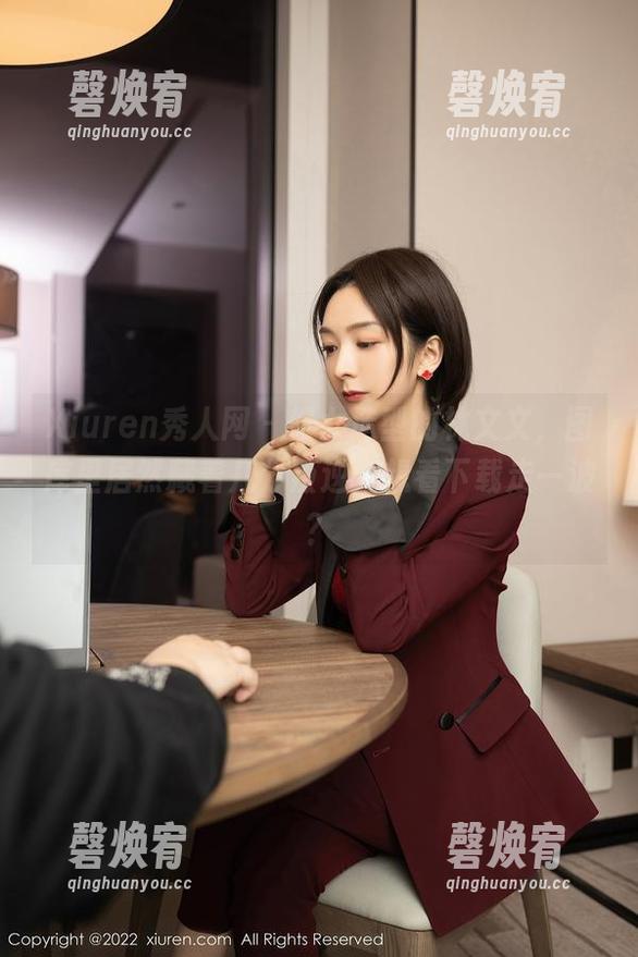 Xiuren秀人网 - 修女造型的林文文，图库里居然藏着几分叛逆，想看下载走一波？