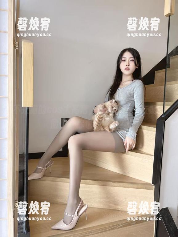 不呆猫的cos太高清，居家猫猫女友配一脸懵，你也来试试？