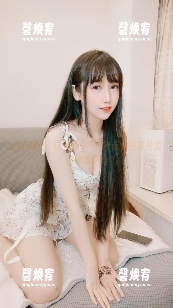 如此旗袍，这种俏皮——不呆猫在照片里的神态走心