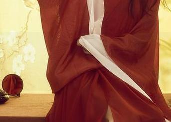 丽柜 – 子晴的作品，精选到位，衣柜里的美好，好想把它穿出来！