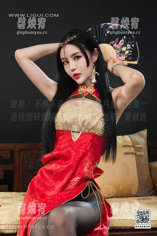 丽柜 - 不得不说，韩雪在照片里的形象…清纯得好像刚从太空舱里走出来，要放进博物馆！