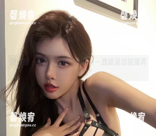 微密圈 - 于芷晴：护士合集——我能说这制服真适合她吗？