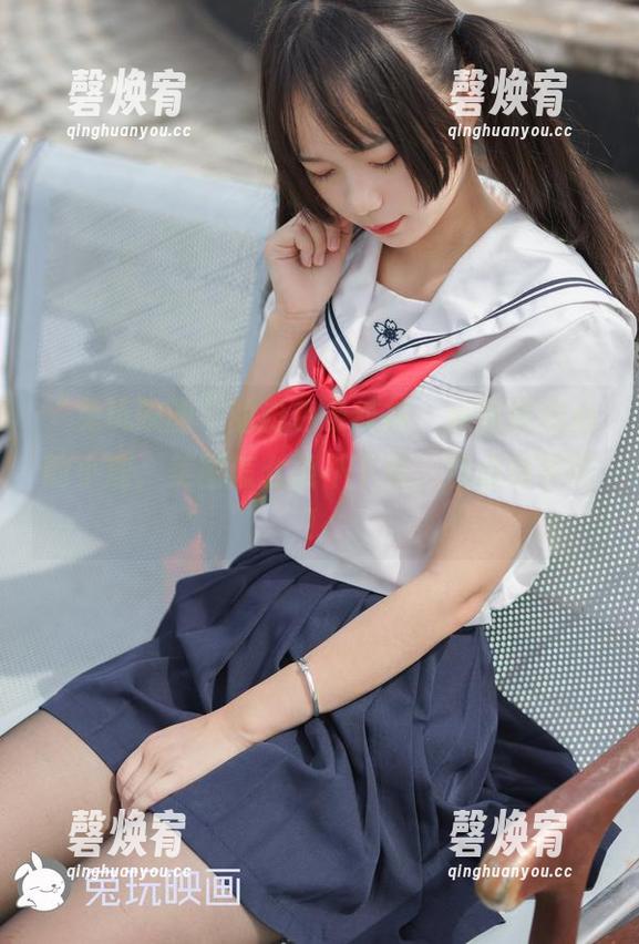 “兔玩映画”的粉色条纹袜，点醒我内心的小鹿，美图怎么能不下载，快点动手吧！