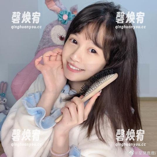 要看千反田鹿子秘书的私房图集？注意，别想跑！