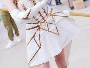 这些私拍女神图片，算不算只是简言的另类招牌？