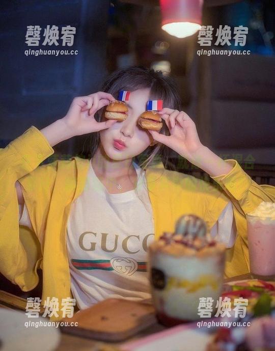 在下萝莉控ii的夏日写真，就像一杯混合果汁，酸甜适中，分享其中的快乐吧！