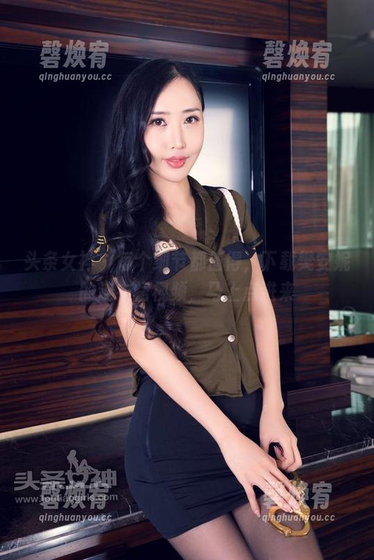 头条女神 - 每个细节都值得，下载樊安妮的连衣裙视频，马上点进来