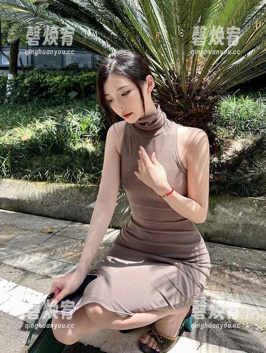 妮是老虎 微密圈 - 妮是老虎在线:蓝蕾丝黑丁字,性感与随性的完美结合!