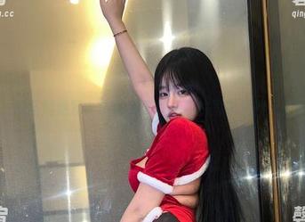 微密圈 – 双马尾绝配？小优优子在免费的写真里教你搭配小心机