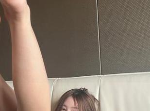 微密圈 – 小优优子的毛衣写真集精选，越看越回味，站住别动！