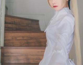 随风而来的夏季气息：小野妹子w的cos图册，蝉鸣声伴随每个跃动姿态。