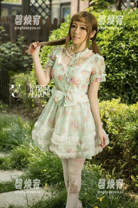尤果网 - 拍照神器：K8傲娇萌萌的夏日高清写真，连夏天的风都有种羞涩的感觉。