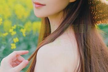 年年Nnian穿体操服，最新图片让我闲思起来