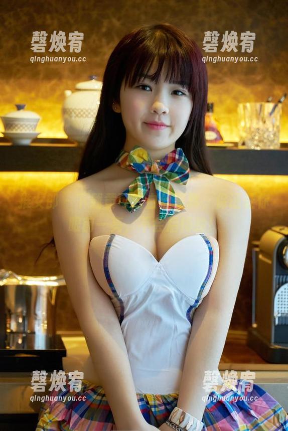 推女郎 - 下载黄可的白丝写真，保证让你眼前一亮，不会后悔的！