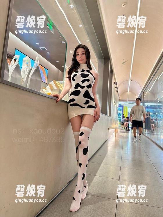 微密圈 - 图片中的空姐，福利不止于此，是小逗逗偷偷加了点料