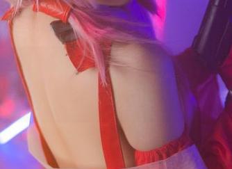 果咩酱自己的写真集，原图中总有些不那么“秘密”的东西