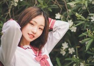 沧霁桔梗的魅力自拍：不需要笔记的资源传授