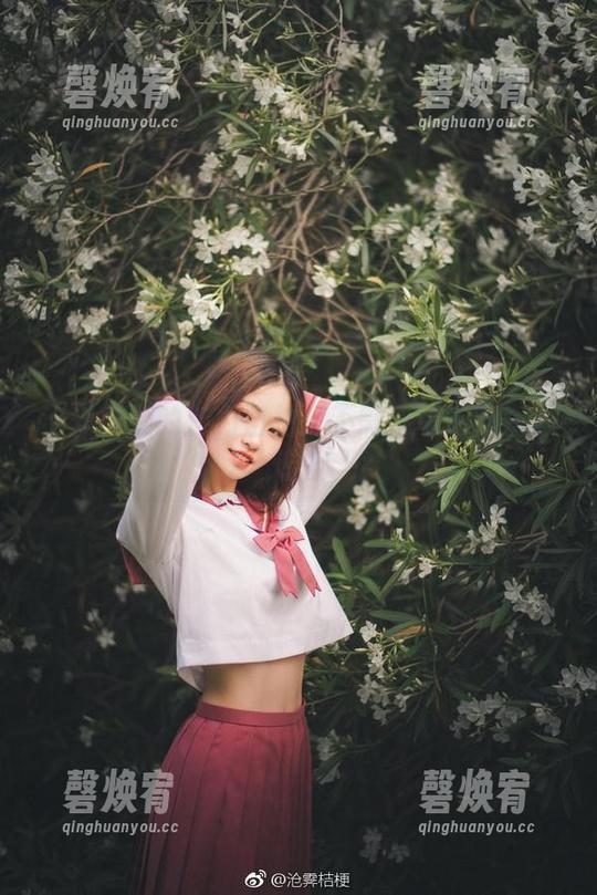 沧霁桔梗的魅力自拍：不需要笔记的资源传授