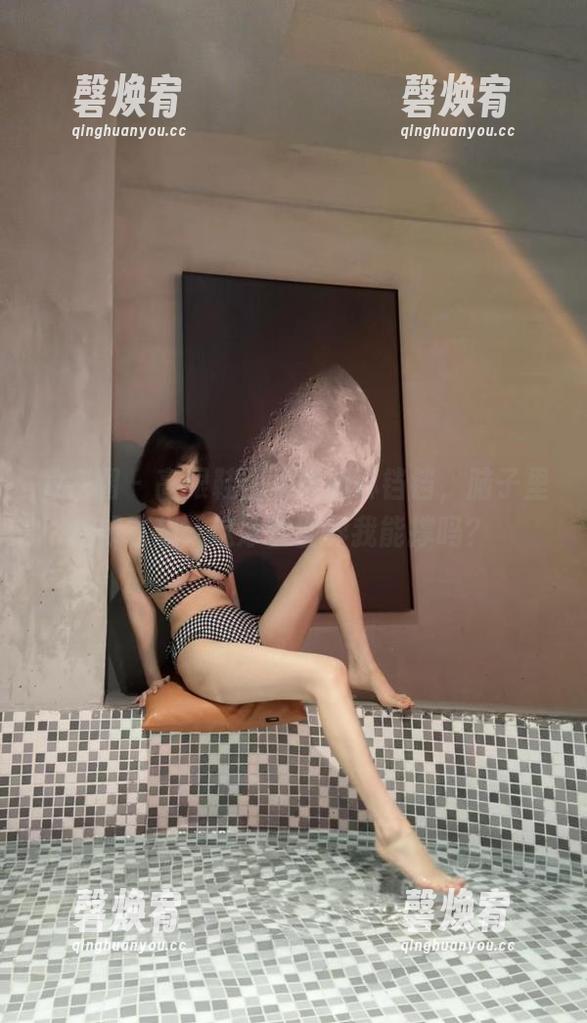 微密圈 - 高跟鞋图集中的琳铛铛，脑子里却在想：这冰雪世界我能撑吗？