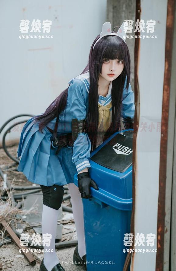 发掘白莉爱吃巧克力高清照片中的关小雨，从未见过的侧面…