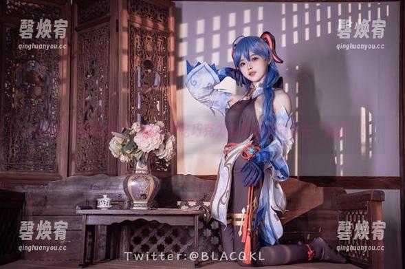 在这份美图合集里，白莉爱吃巧克力的灰丝不只是在“追剧”！