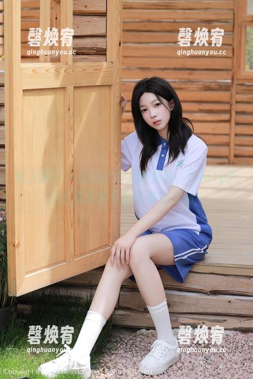 秀人网 - 一张图片好几种解读，Emily尹菲学姐最新专题说得过去吗？