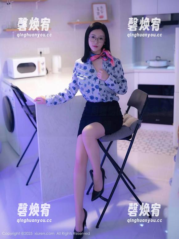 秀人网 - 足步轻盈，周媛媛的美图合集令人浮想联翩