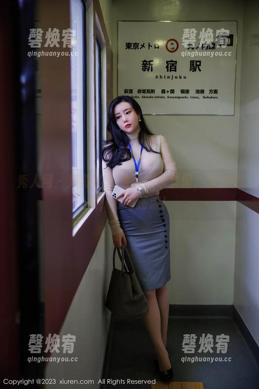 秀人网 - 娜露的高清死库水套图，水波荡漾，心情荡漾！