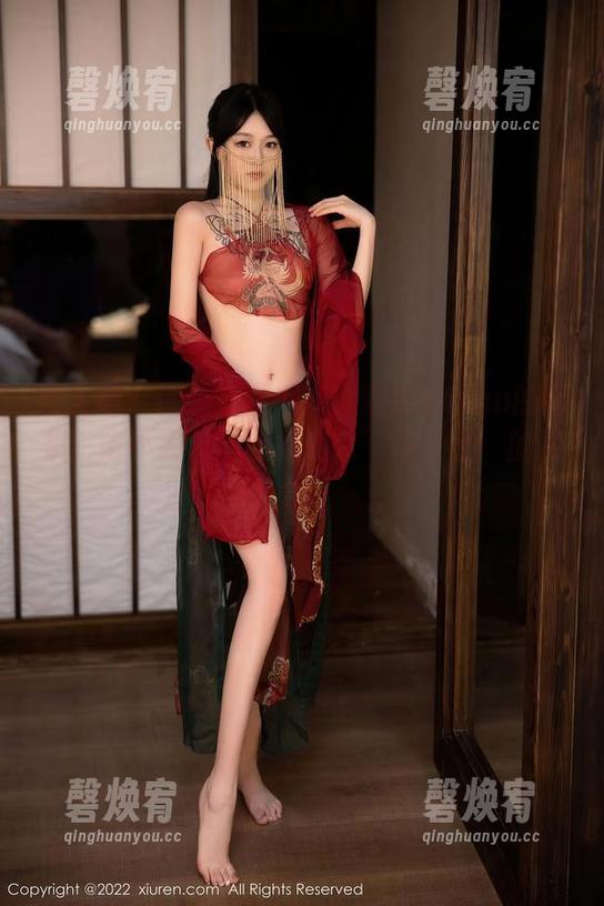 秀人网 - 泳装资源分享：安然anran的图集，毫不害羞的诠释‘水’与‘土’的冲突。
