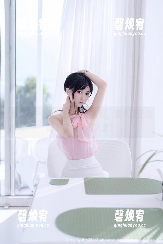 秀人网 - 轻松玩转全套礼服，是小逗逗的图集随意又惹人爱！