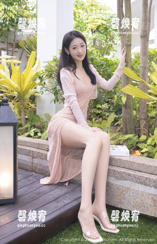 秀人网-王曼柔 秀人网 - 这一套短裤写真,看王曼柔如何轻松驾驭,原图依旧气场全开。