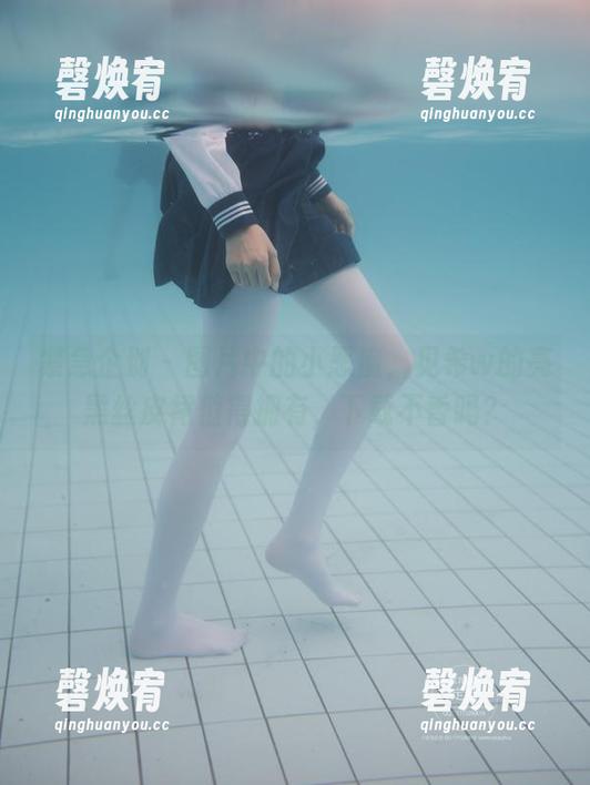 紧急企划 - 图片中的小恶魔，见希w的亮黑丝皮裙值得拥有，下载不香吗？
