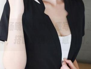 美媛馆 – 杨晓青儿的动感写真，运动＋图库，搭配得挺出乎意料的。