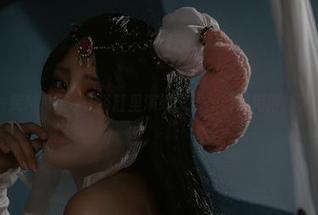 芊川一笑MNK：在浴缸里演绎文艺，资源用得越来越浪漫