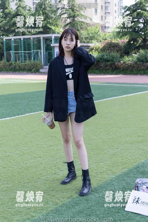 袜啵啵 - 免费写真，苏苏女友的假装高冷——其实心里装了颗五彩糖！