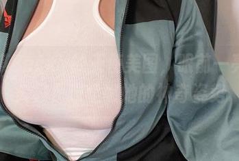 贝贝琪Becky的天使美图，眼前一亮？其实只是想瞧瞧她的神奇姿势