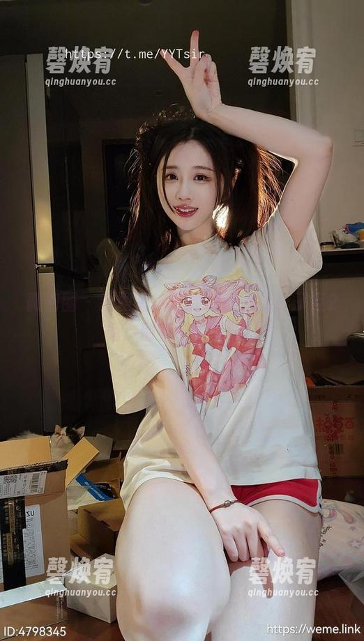 微密圈 - 原图里，皮衣包裹下的轩子巨2兔，别有一番风味！