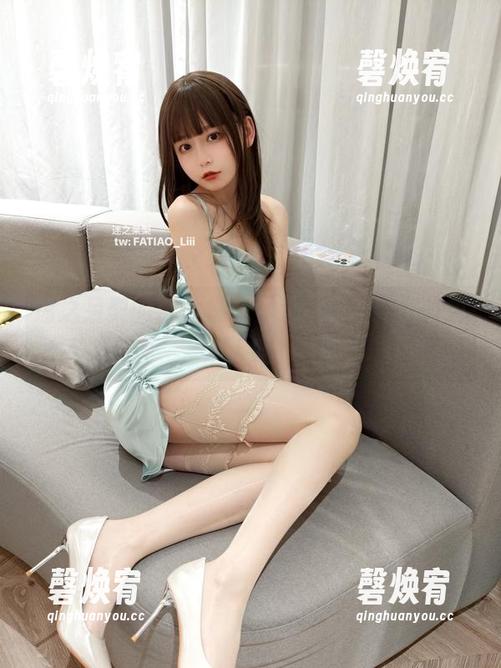 迷之呆梨的白丝集，下载一根能变身白色超人吗？
