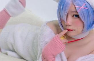 铁打萌萌_moi的牛仔裤图集：偶尔也来点奇怪的搭配吧！
