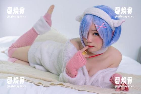 铁打萌萌_moi的牛仔裤图集：偶尔也来点奇怪的搭配吧！