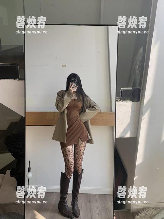微密圈 - 陈佩奇的闲聊：女孩在图片里如何优雅地翻滚资源？