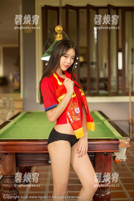 青豆客 - 高清警告！谭晓彤的美腿作品集，你的腿比得上吗？