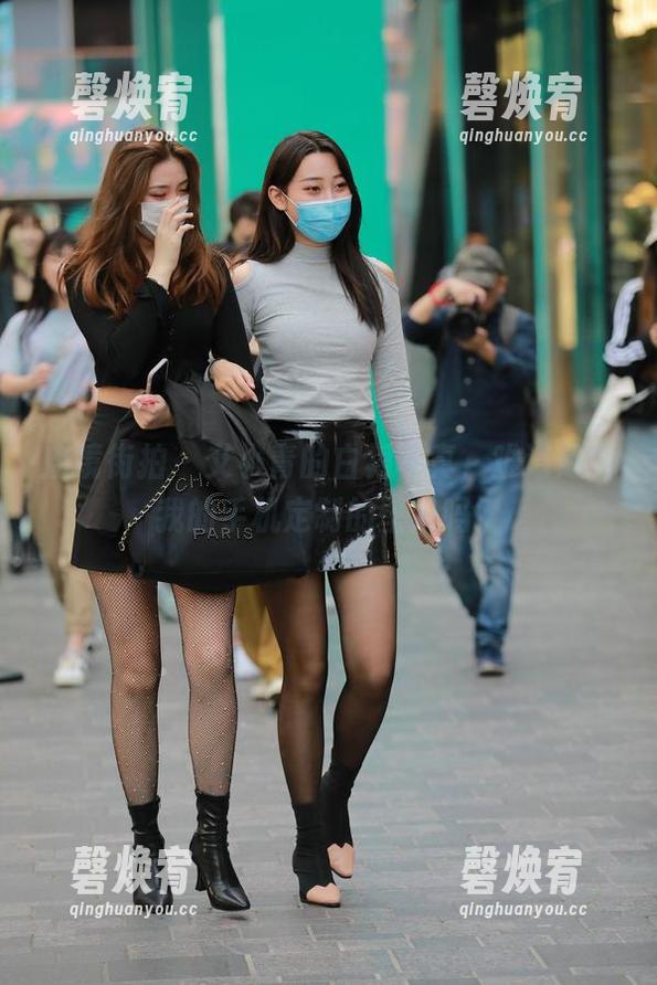 魔镜街拍 - 艾小青的白裙写真，难道是为我的手机定制的壁纸吗？