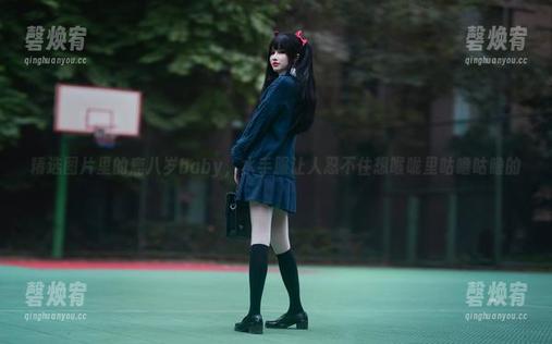 精选图片里的鹿八岁baby，水手服让人忍不住想喉咙里咕噜咕噜的